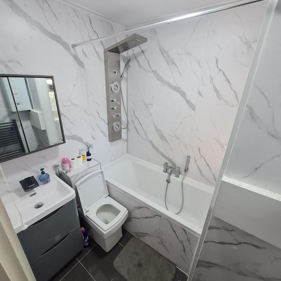 Studio Apartment In London, Bethnal Green Екстер'єр фото
