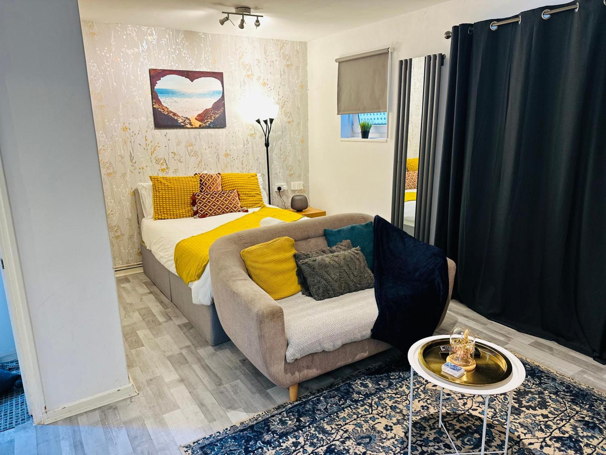 Studio Apartment In London, Bethnal Green Екстер'єр фото