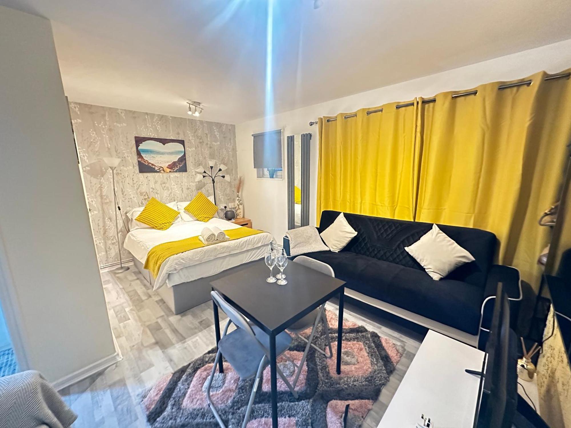 Studio Apartment In London, Bethnal Green Екстер'єр фото